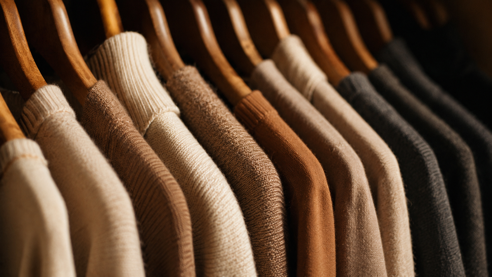 10 Pieces. Endless Outfits. Let AI Build Your Capsule Wardrobe.